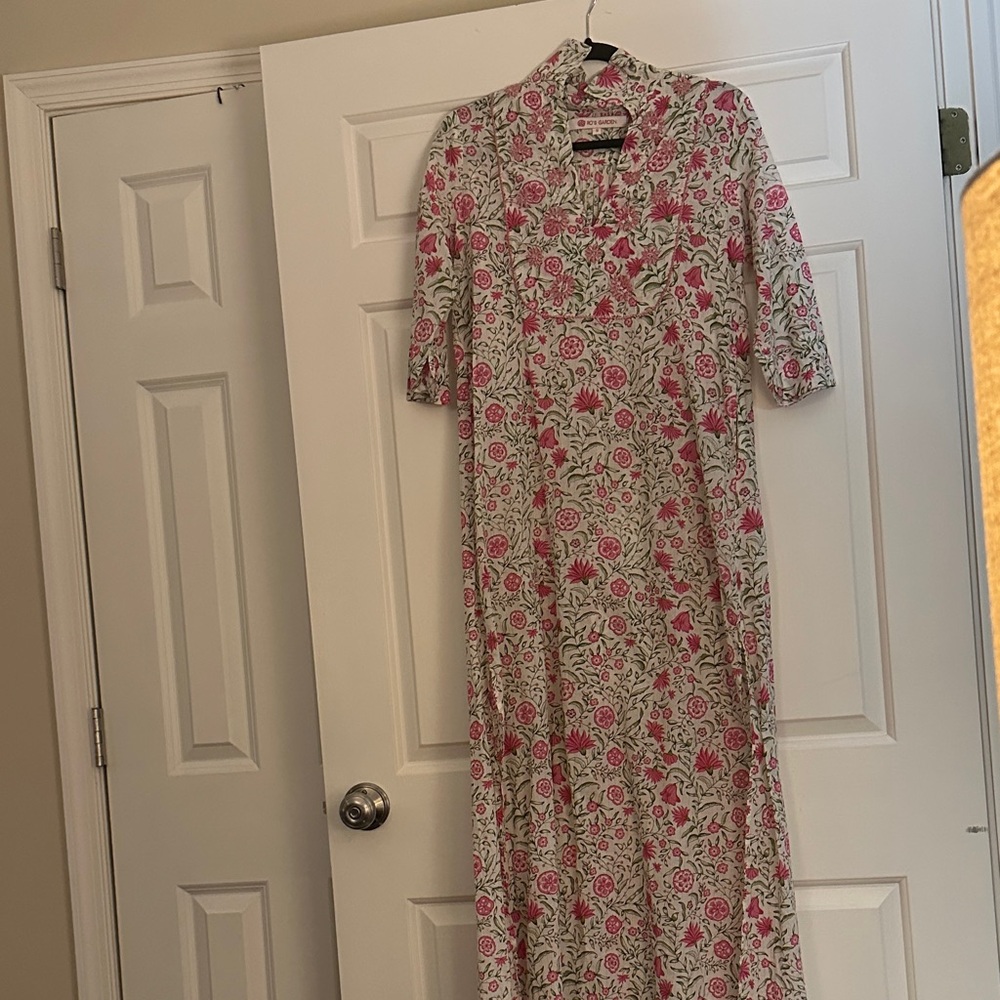 Elegant Pink Floral Women's Swim Coverup